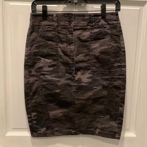 Size 00 Anne Taylor Loft pencil skirt grey camouflage